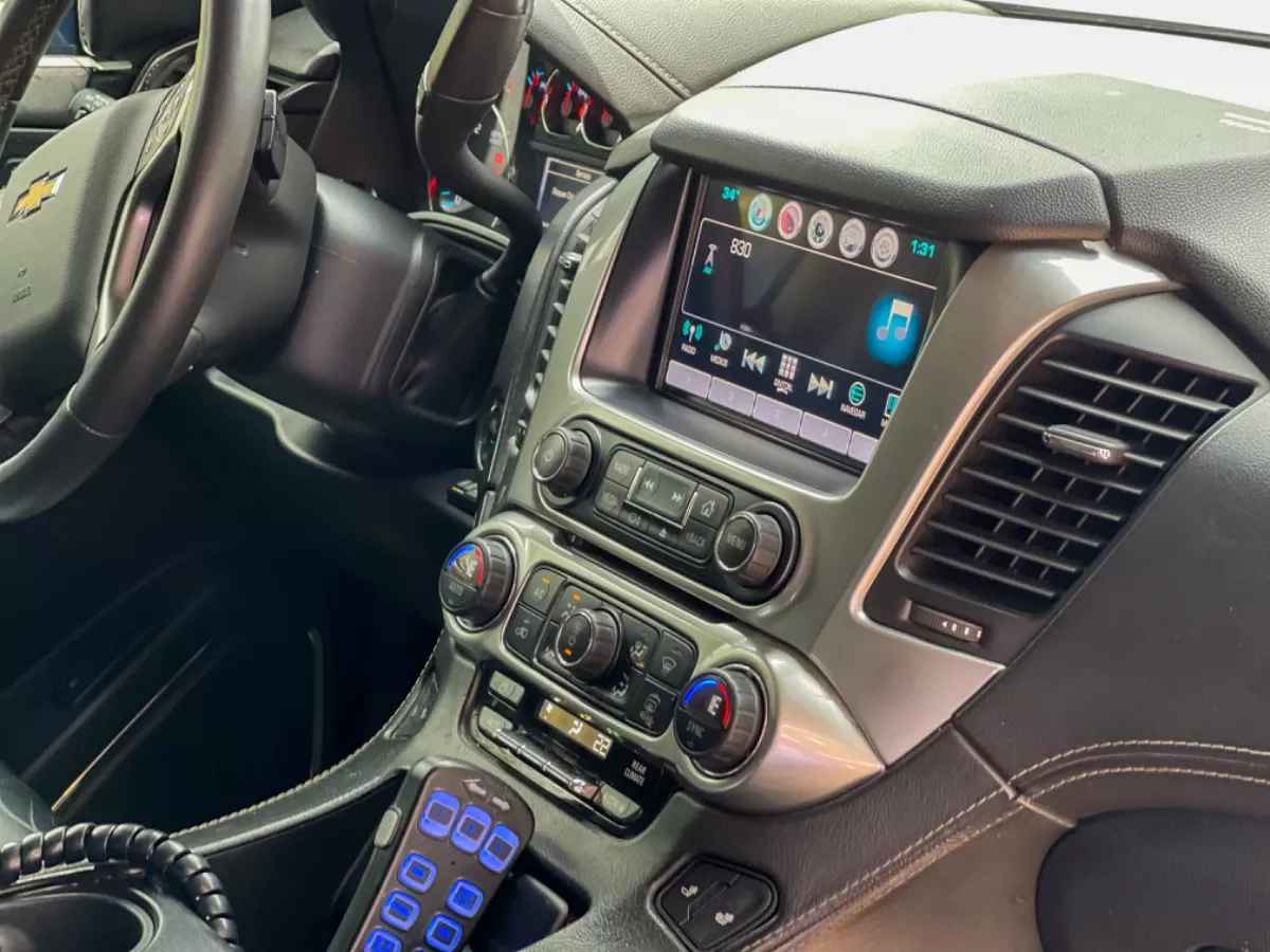 Car image 13