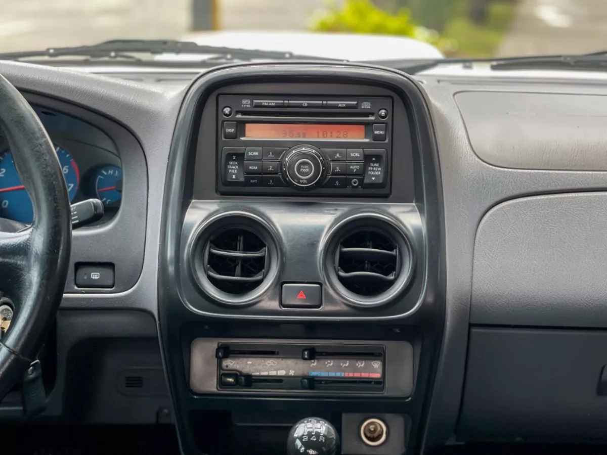 Car image 11