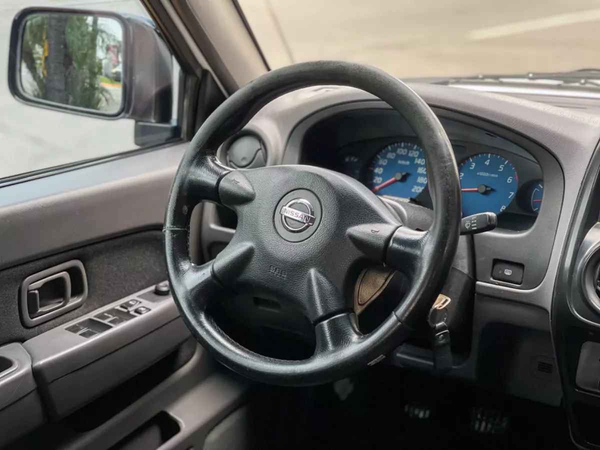 Car image 12