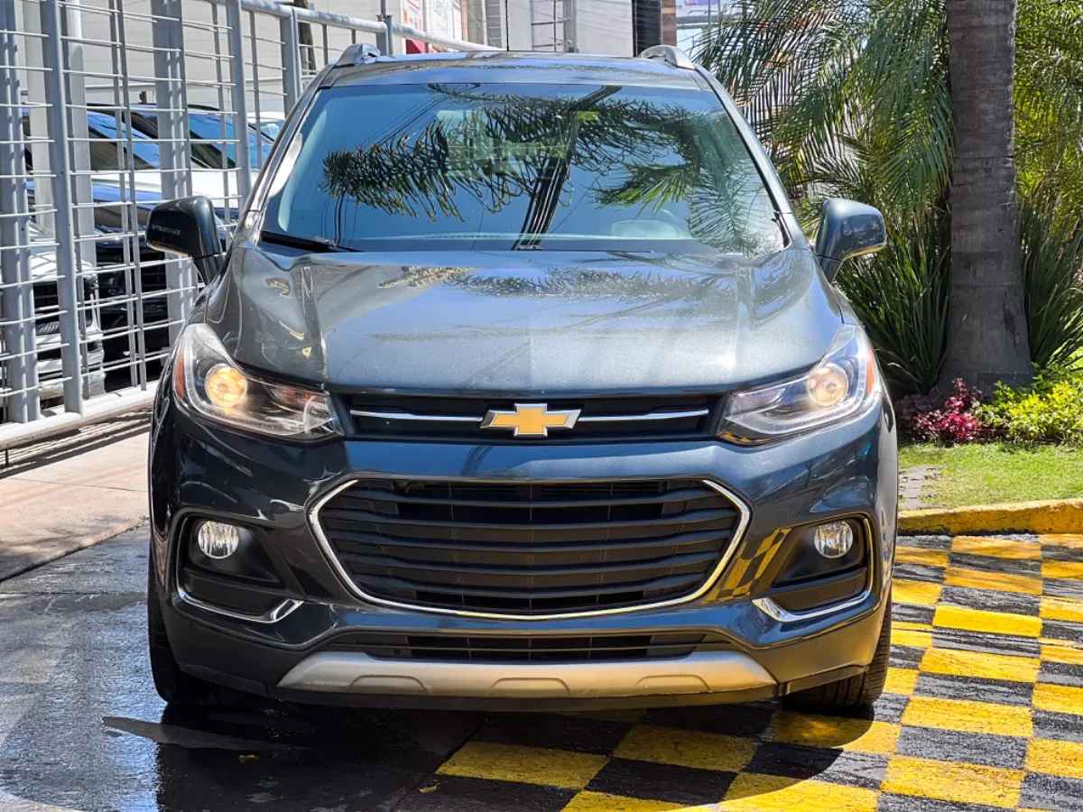 Car image 3