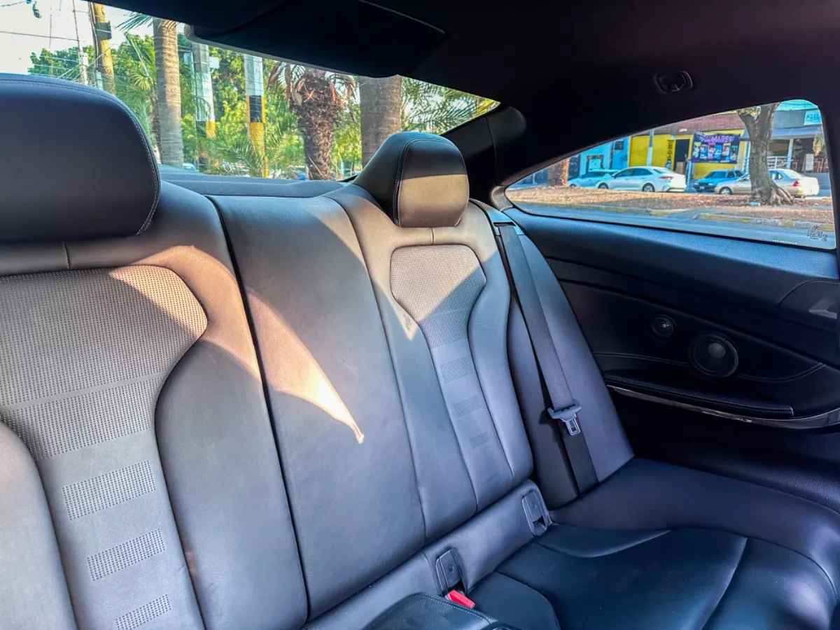 Car image 24