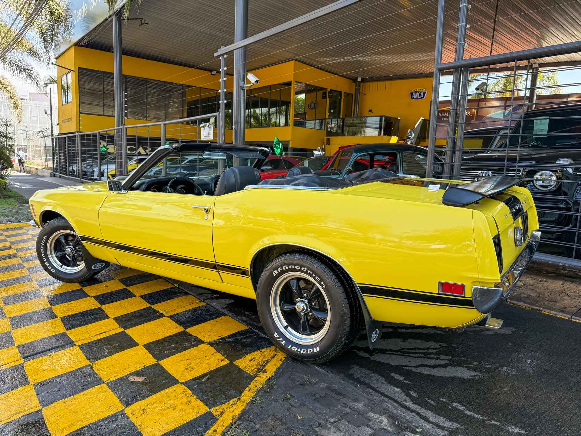 Car image 8