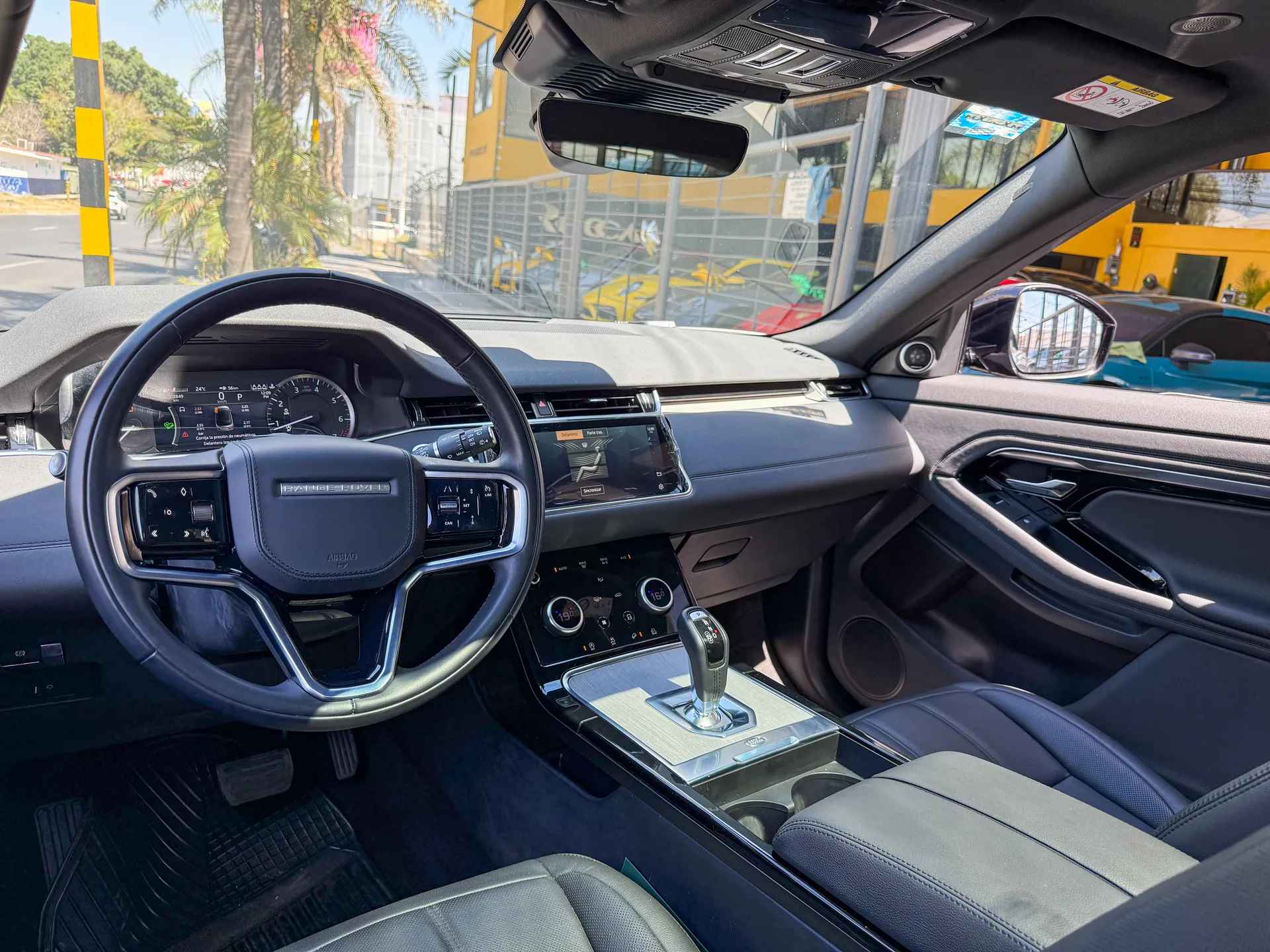 Car image 8