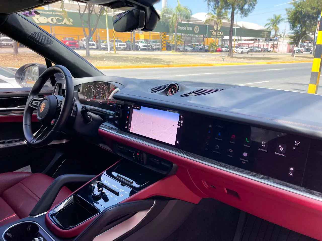 Car image 11