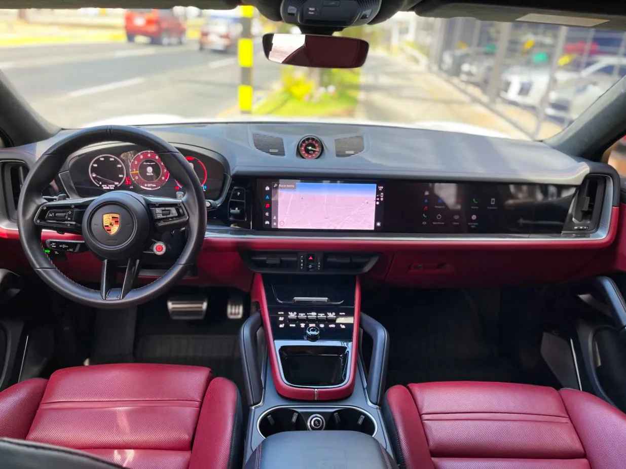 Car image 7