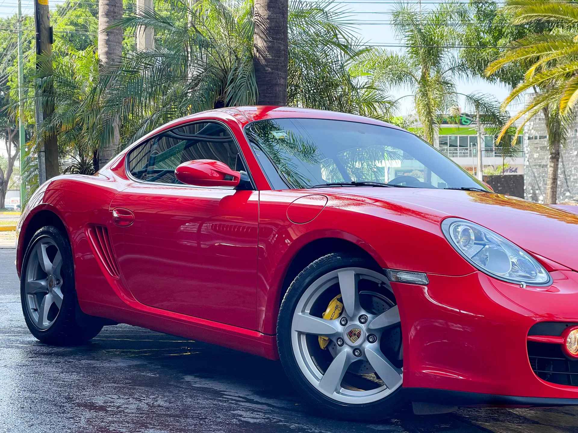 Car image 4