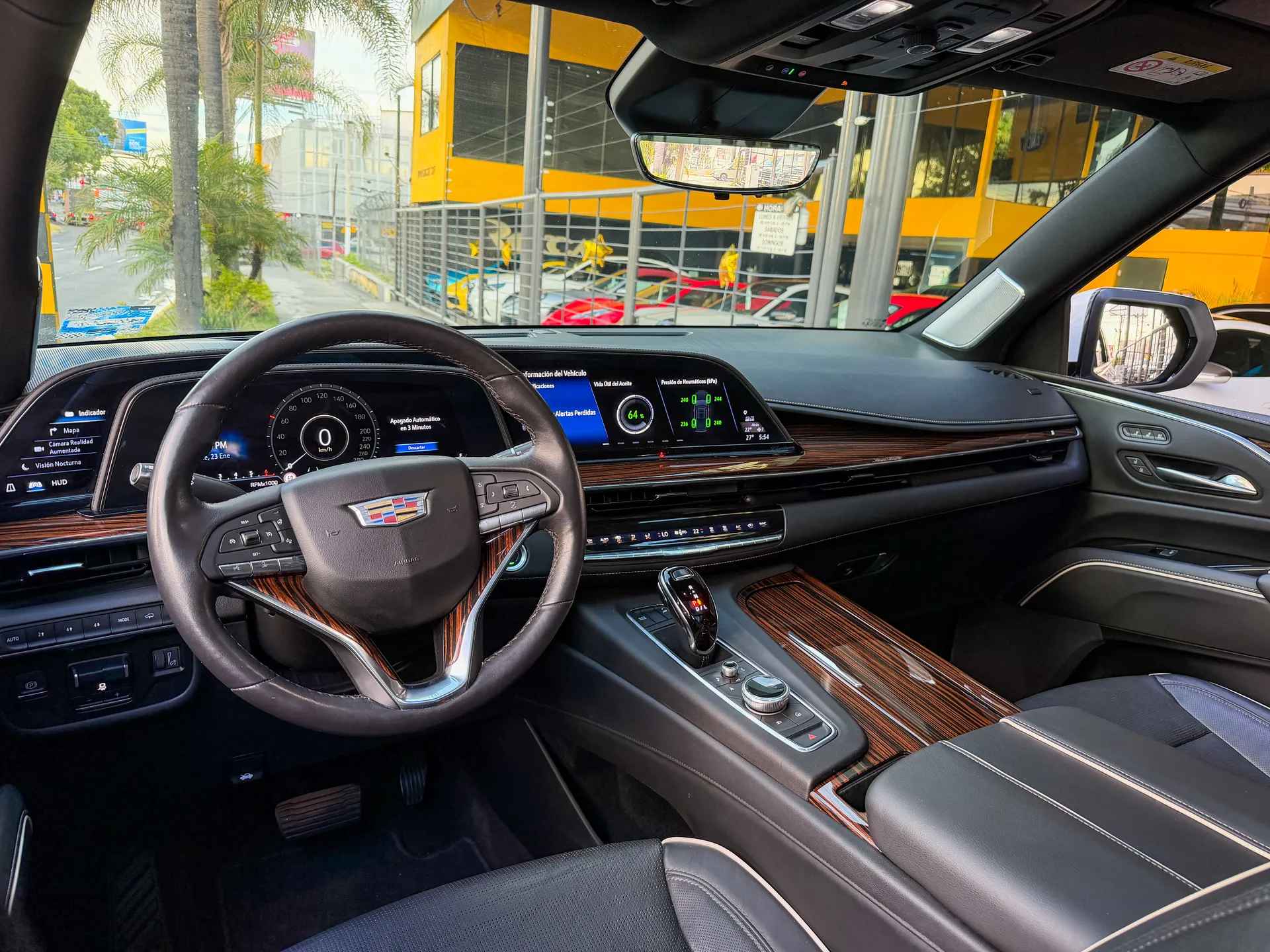 Car image 10