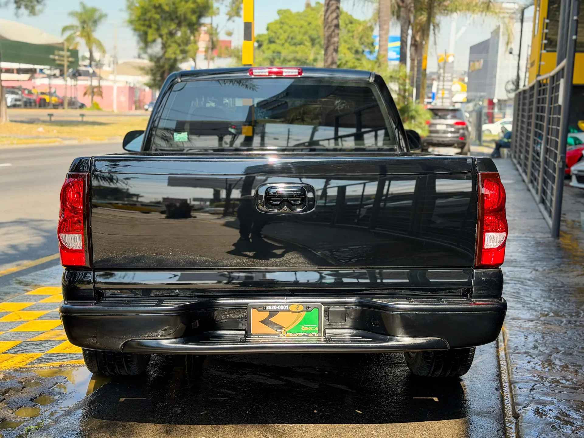 Car image 9