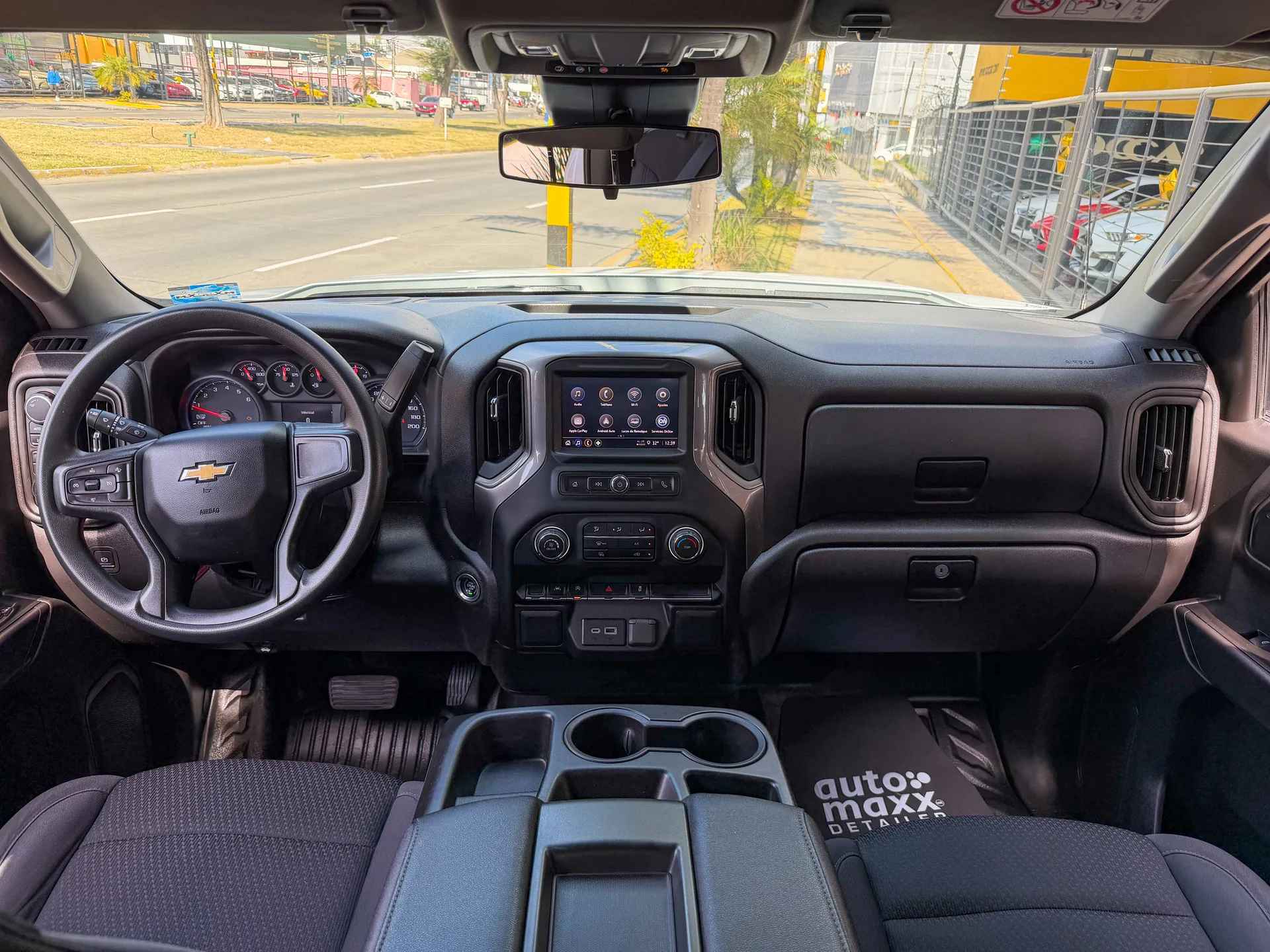 Car image 10
