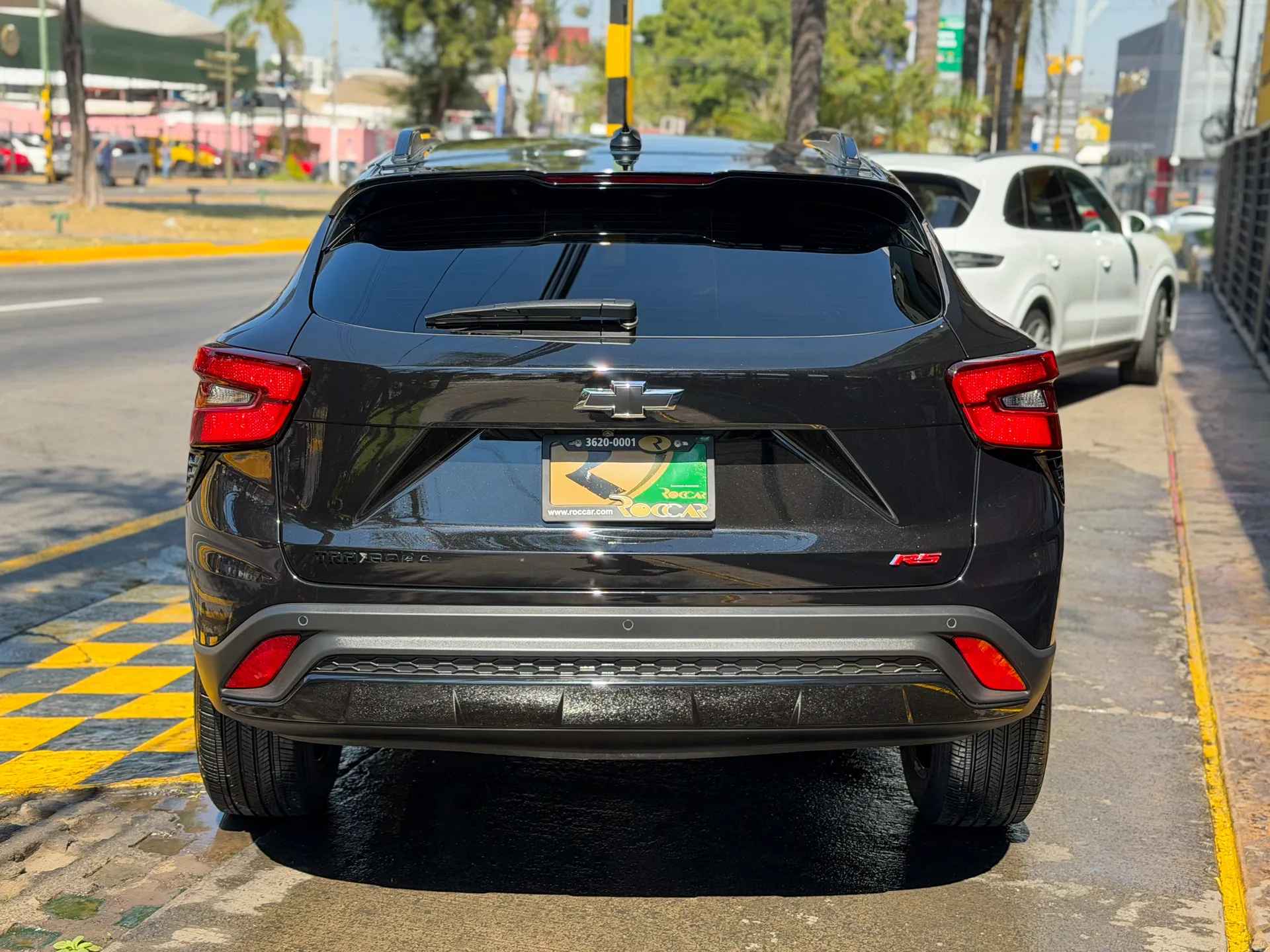 Car image 8