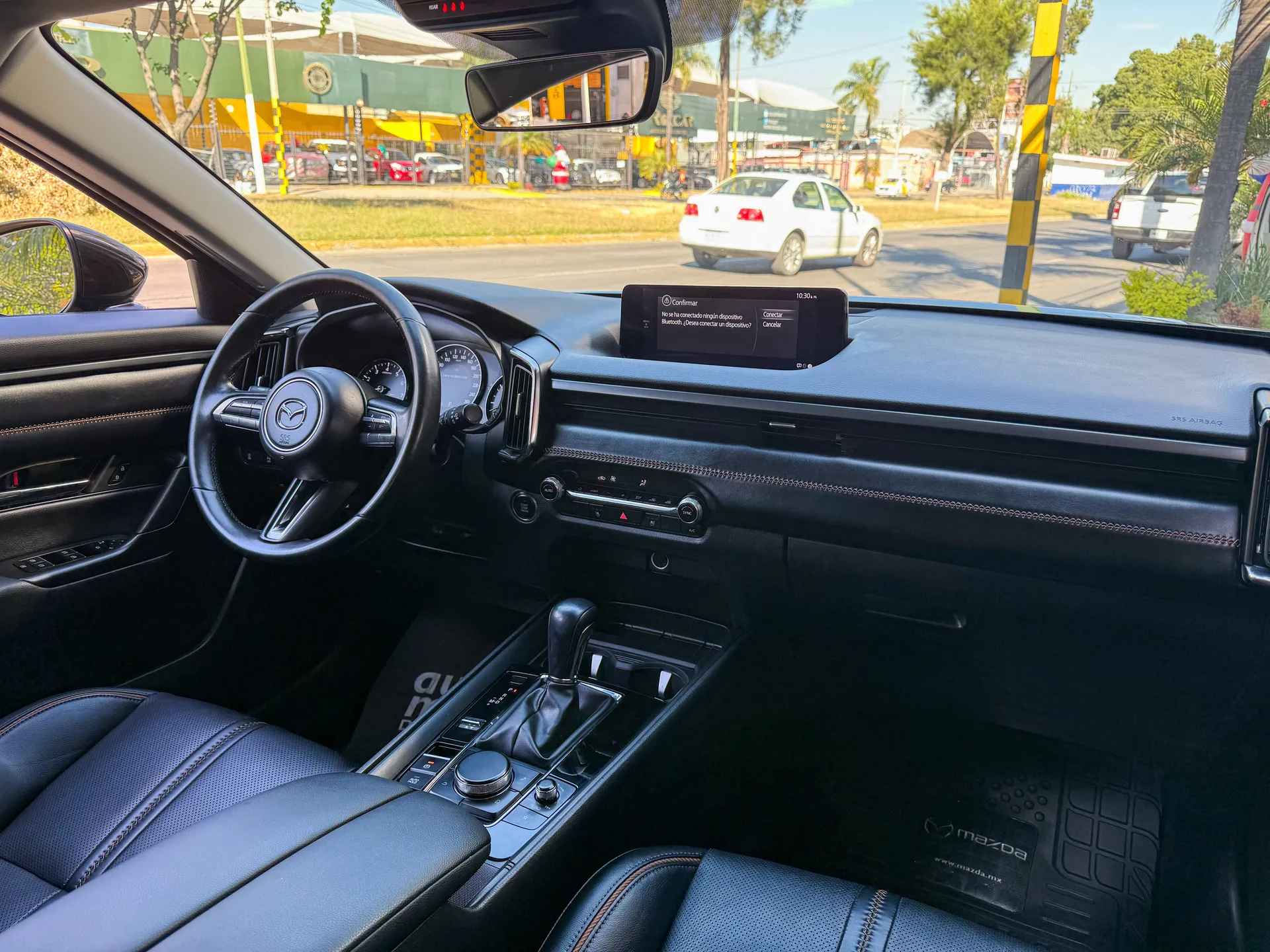 Car image 15