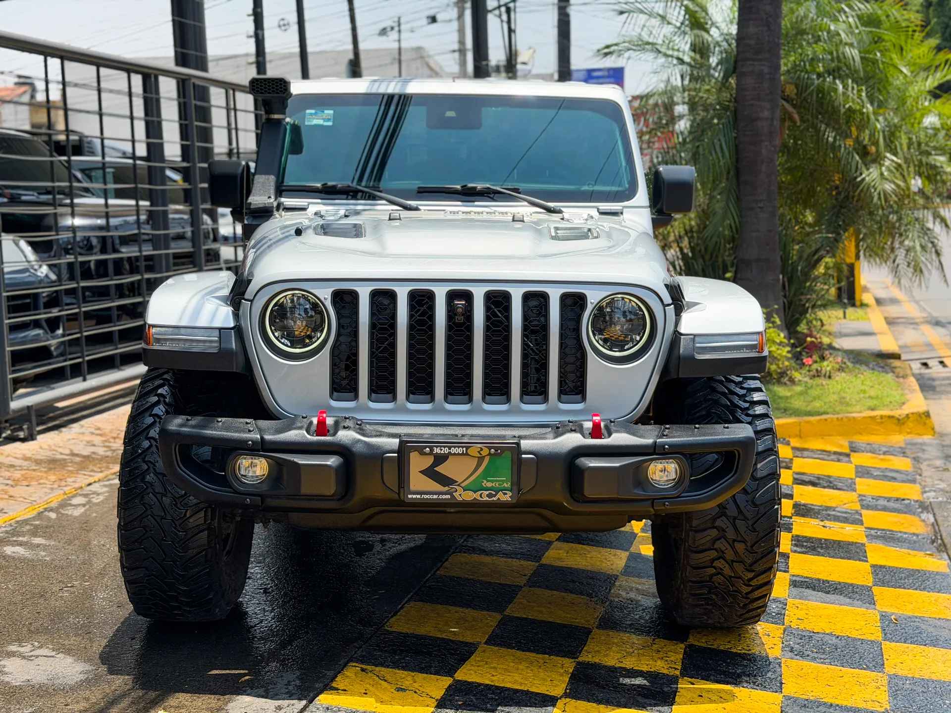 Car image 3