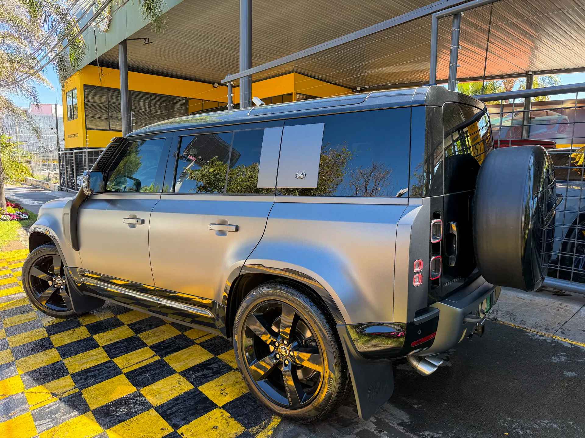 Car image 6