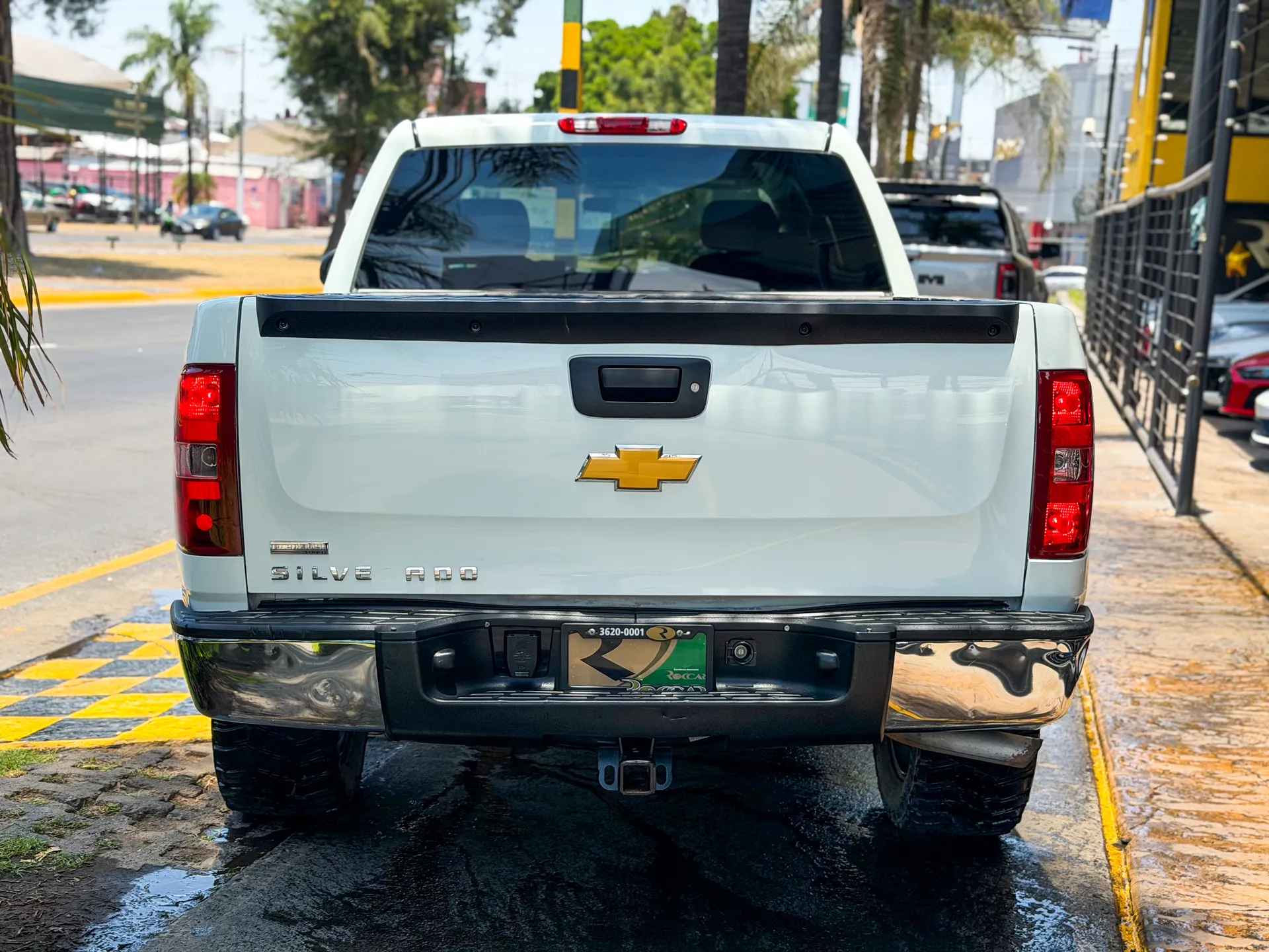 Car image 8