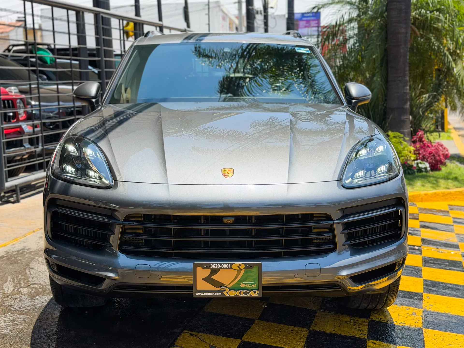 Car image 3