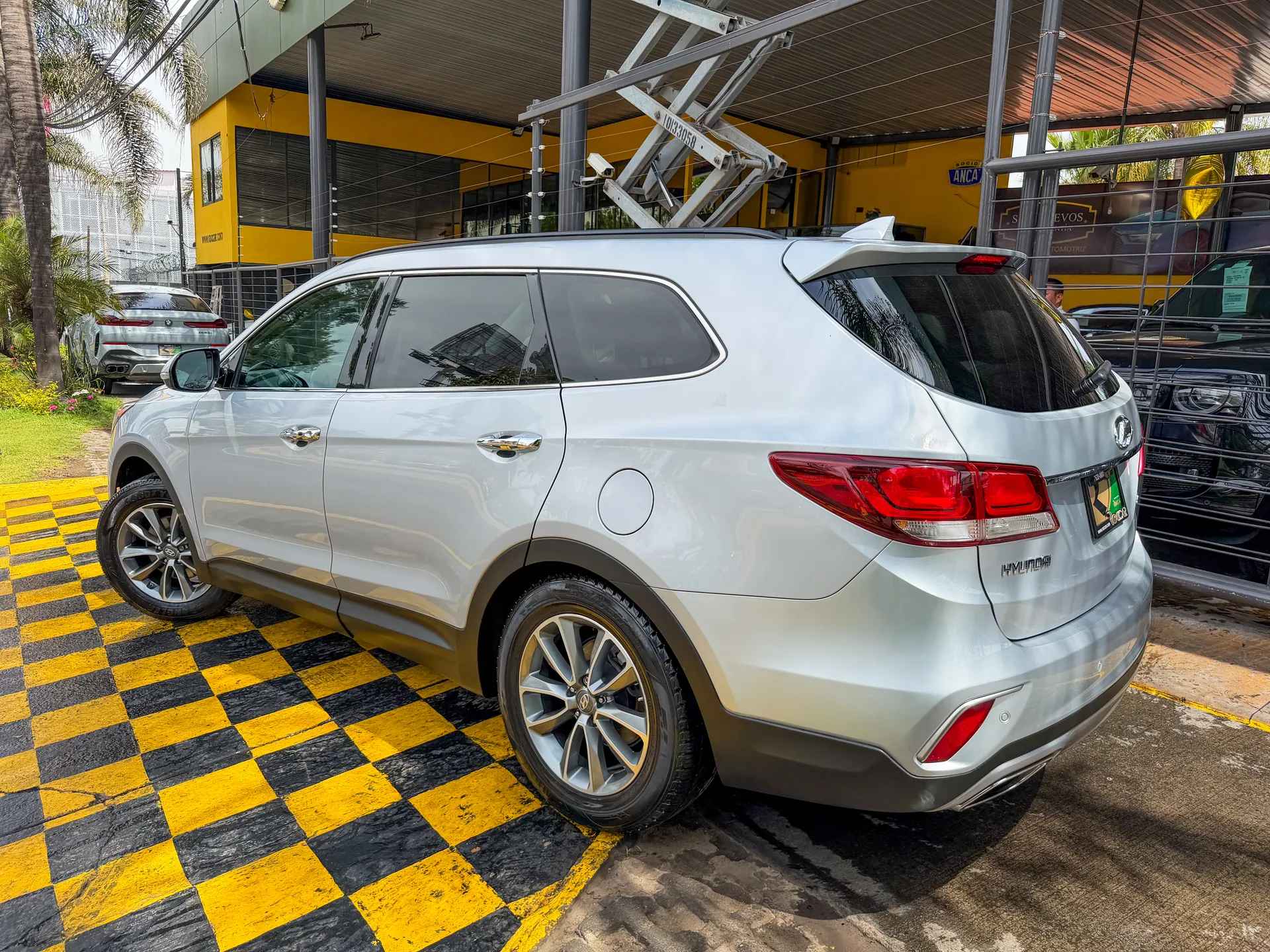 Car image 6