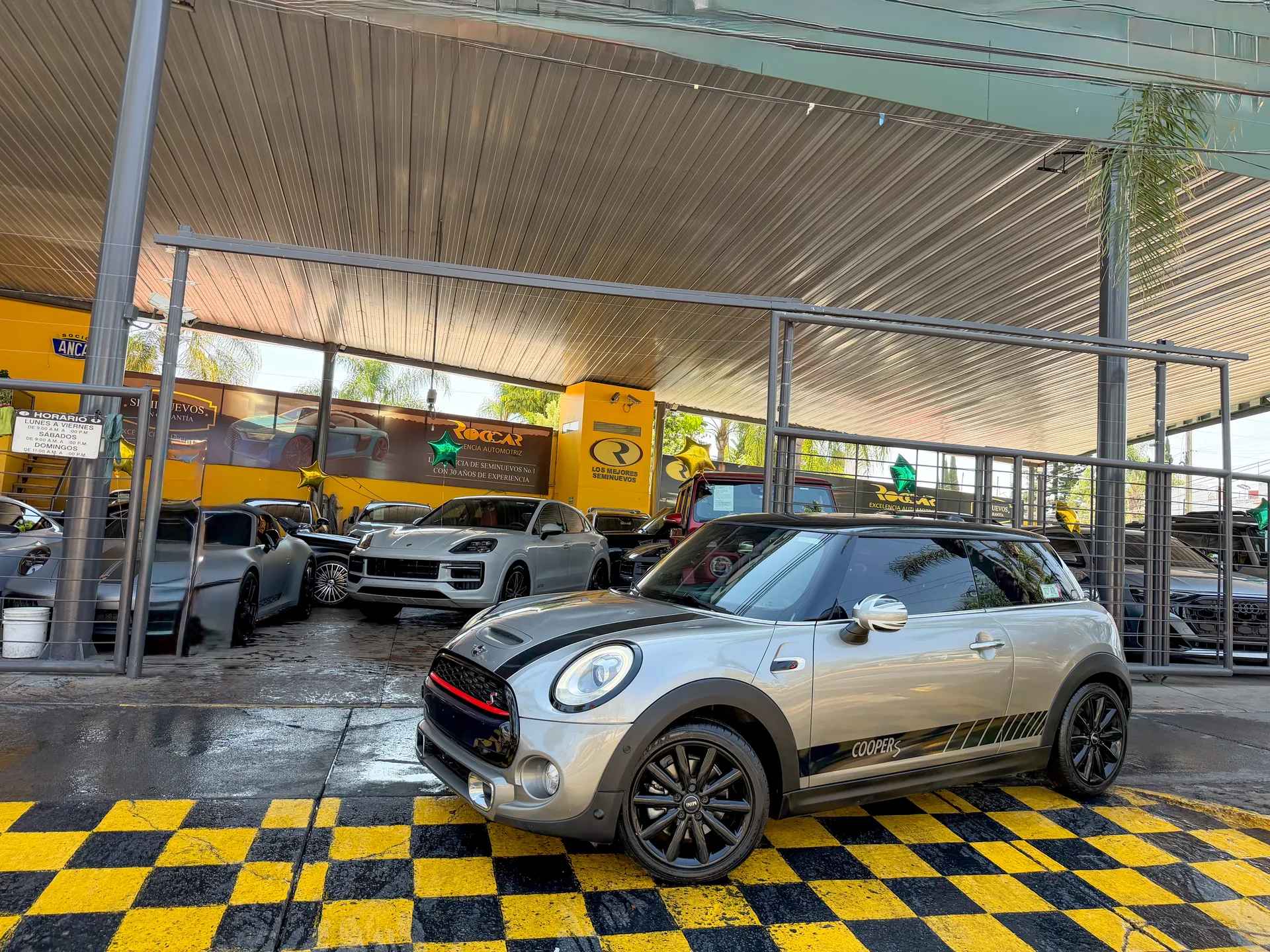 Car image 1