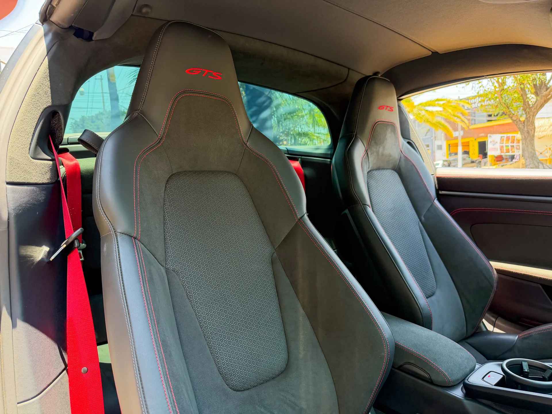Car image 24