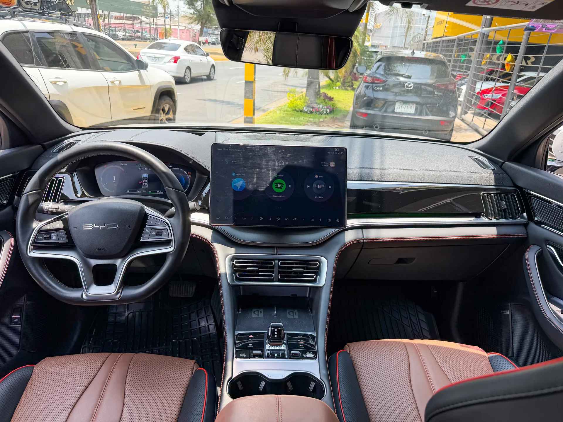 Car image 9