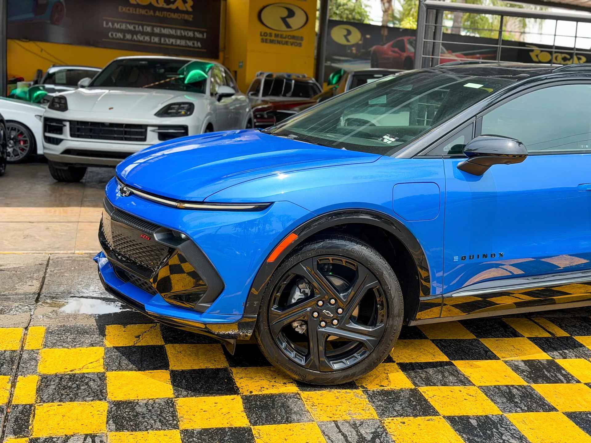 Car image 2
