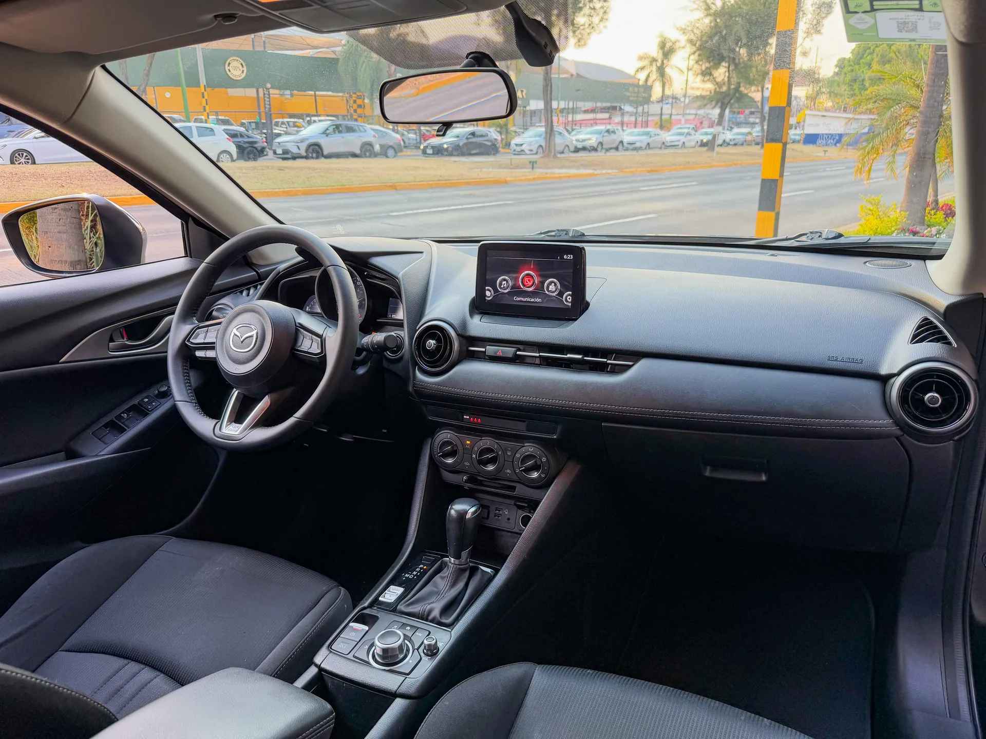 Car image 13