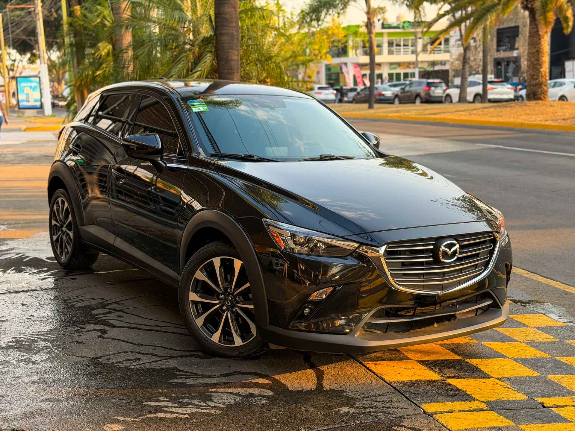 Car image 4