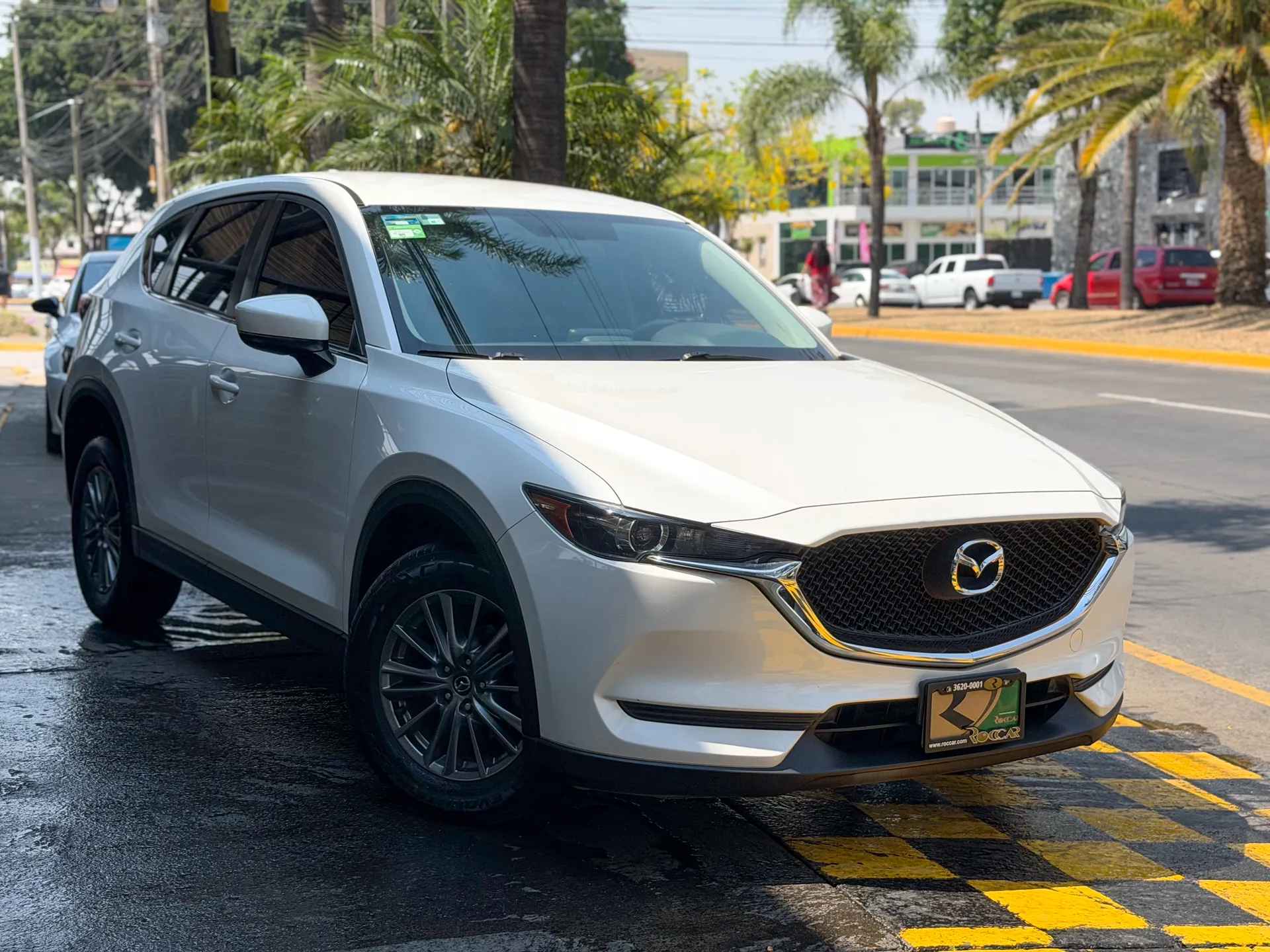 Car image 4