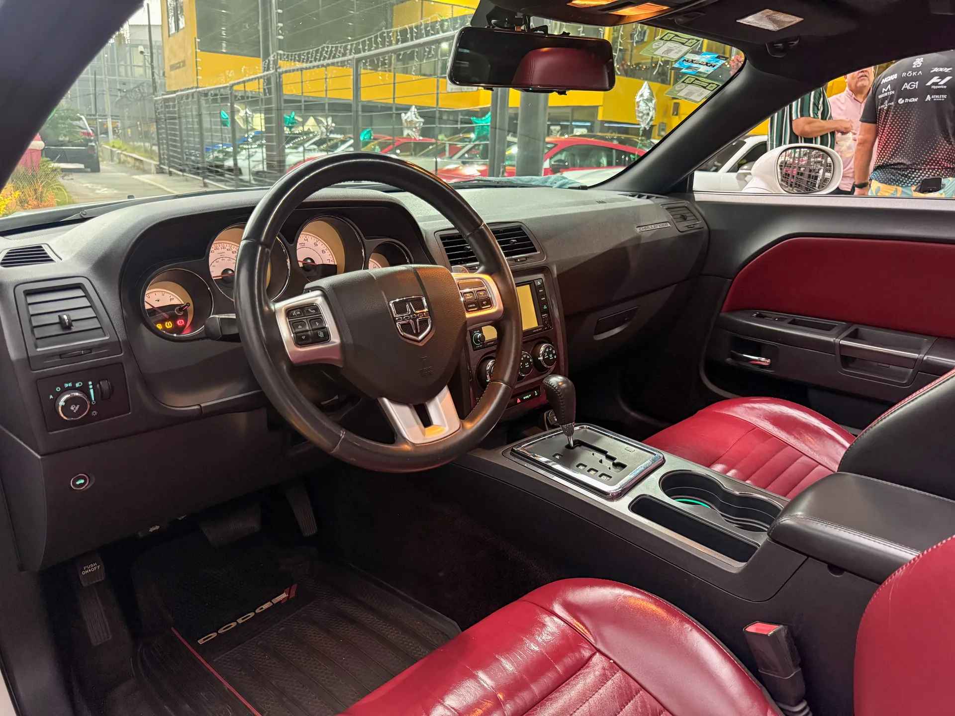 Car image 9