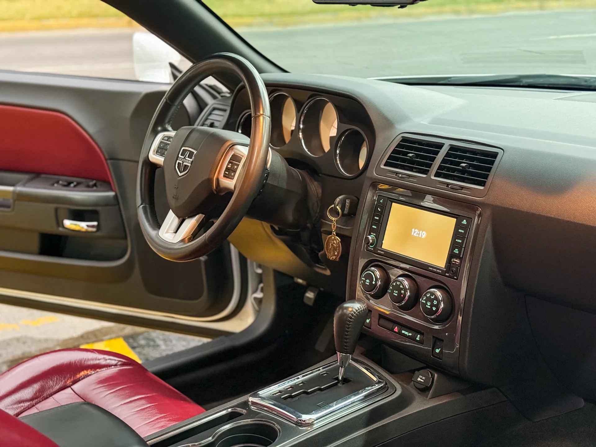Car image 11