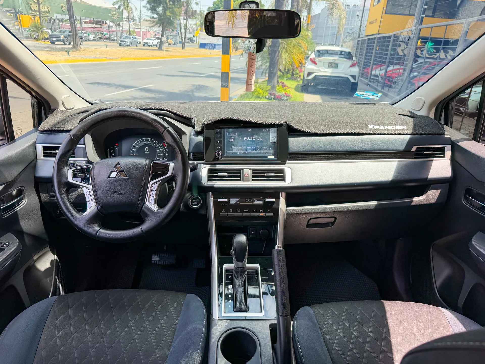 Car image 10