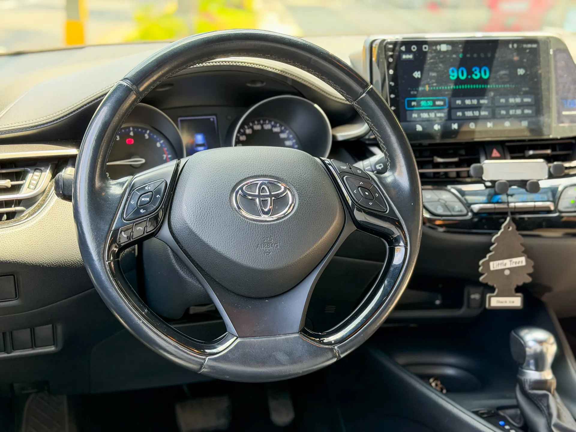 Car image 11