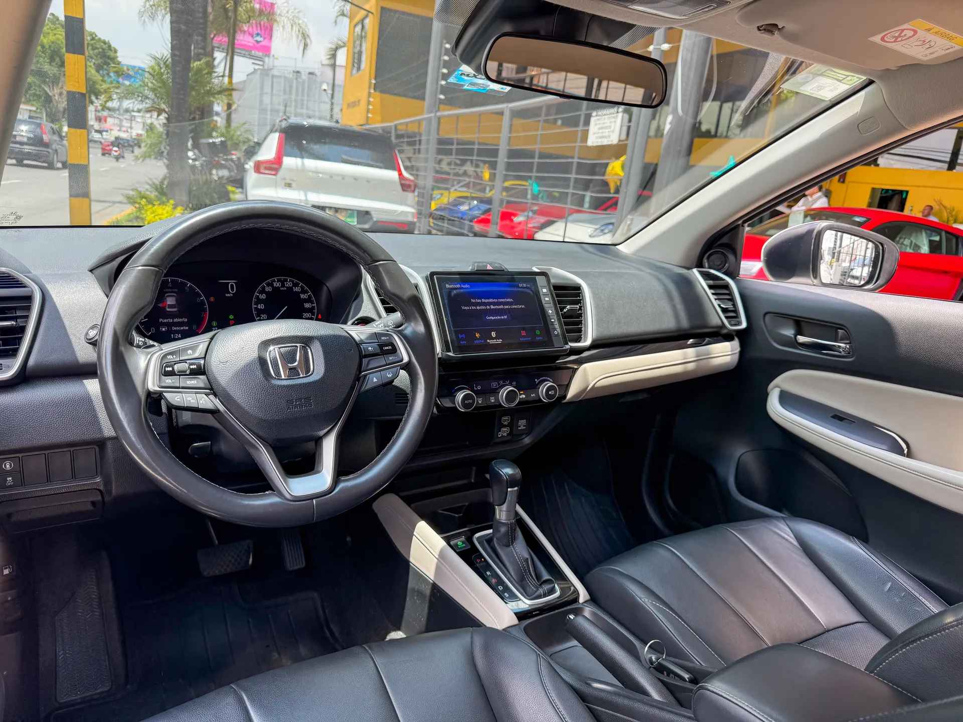 Car image 9