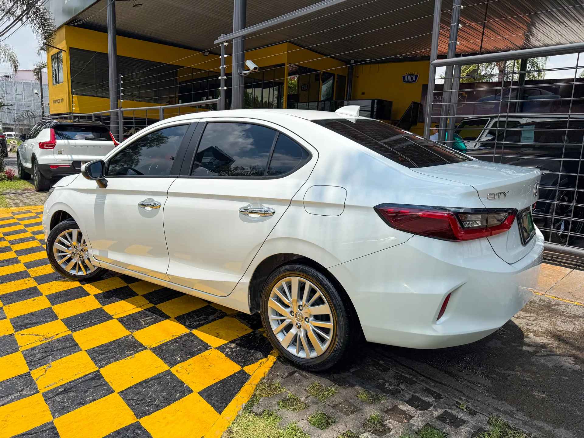 Car image 6