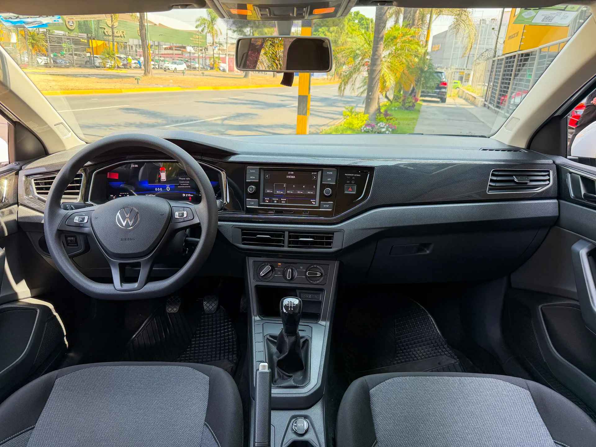 Car image 8