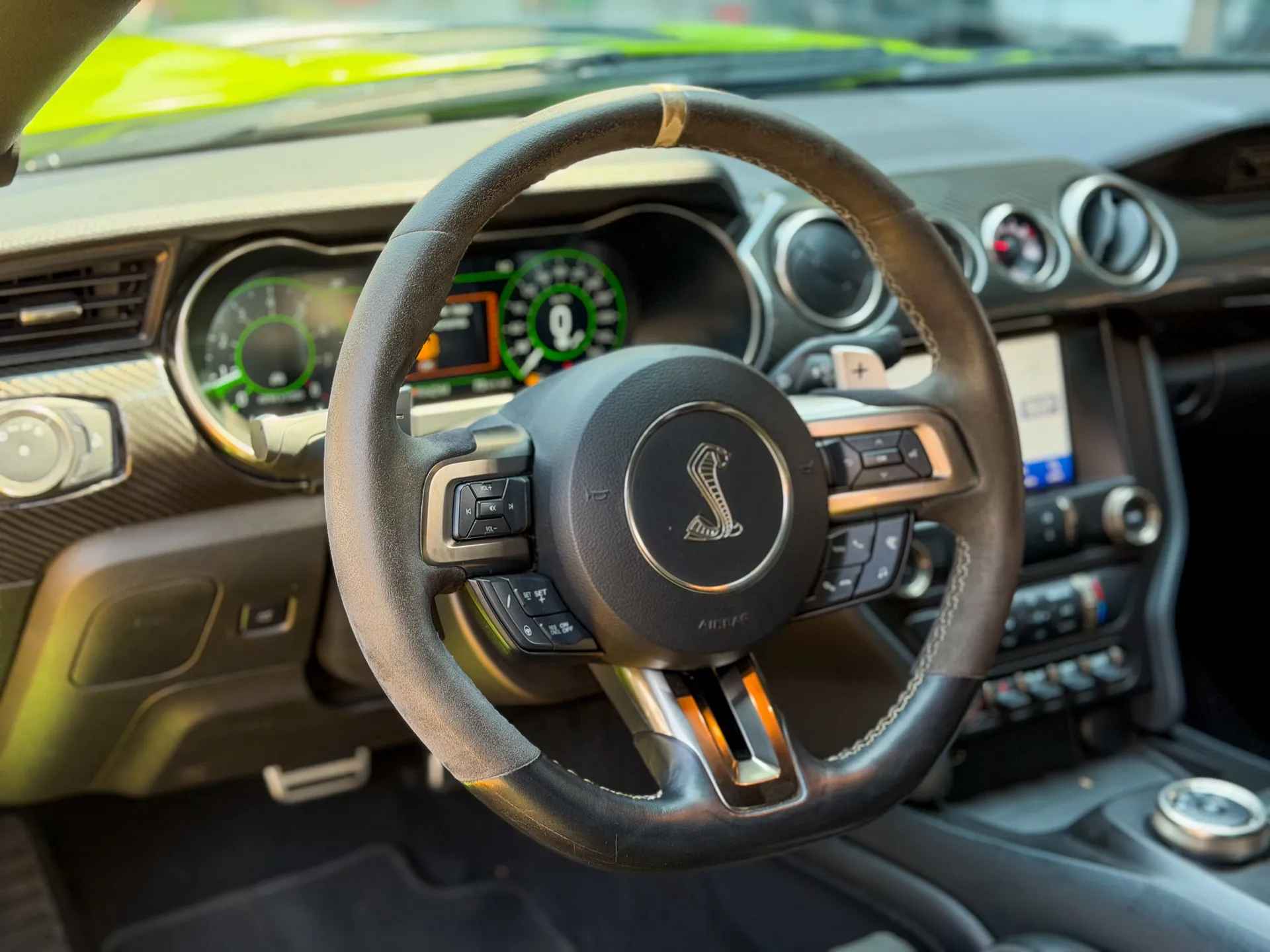 Car image 12