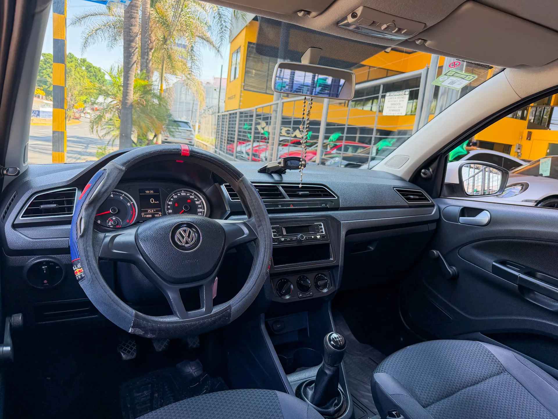 Car image 9