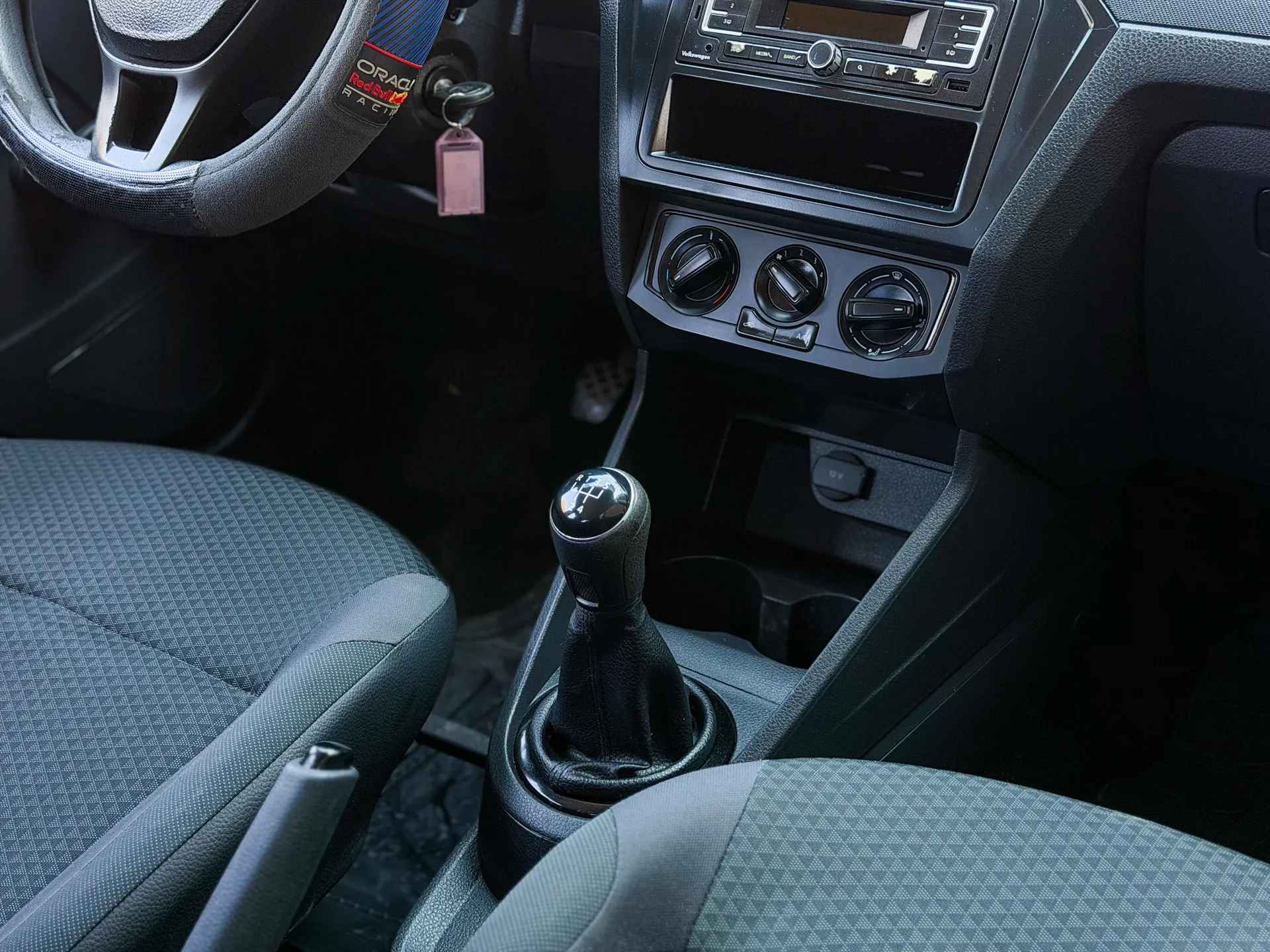 Car image 15