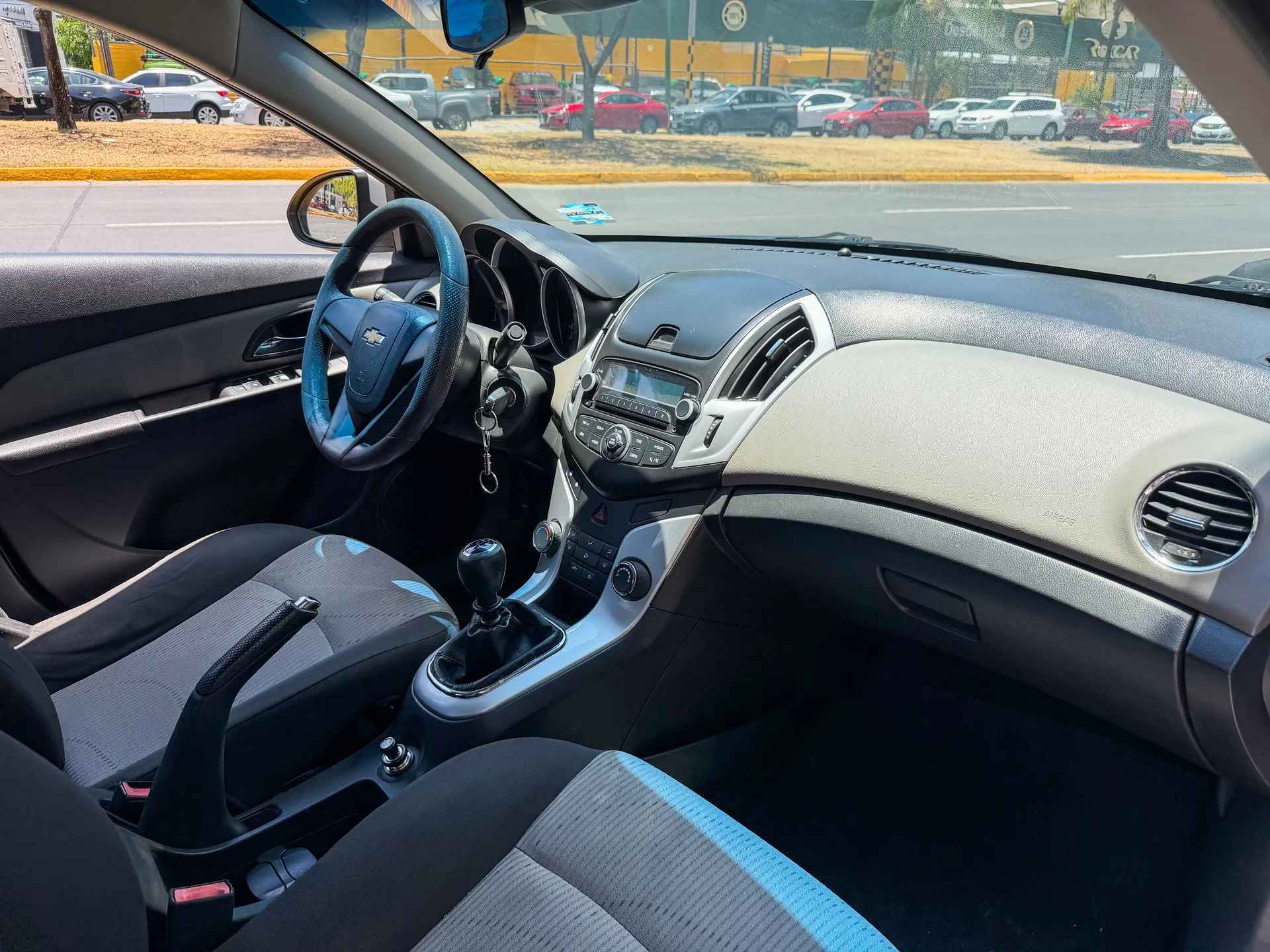 Car image 13
