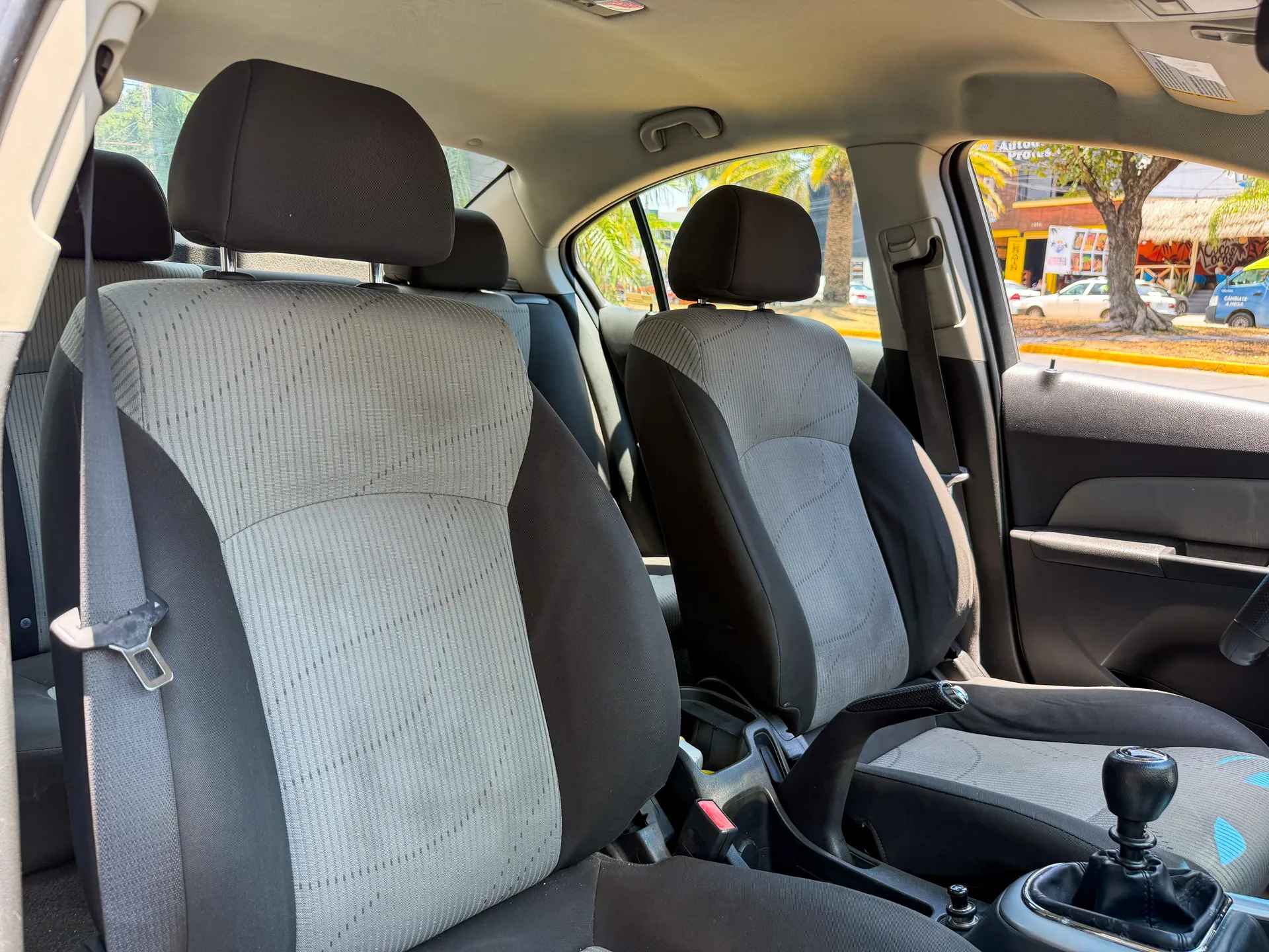 Car image 15