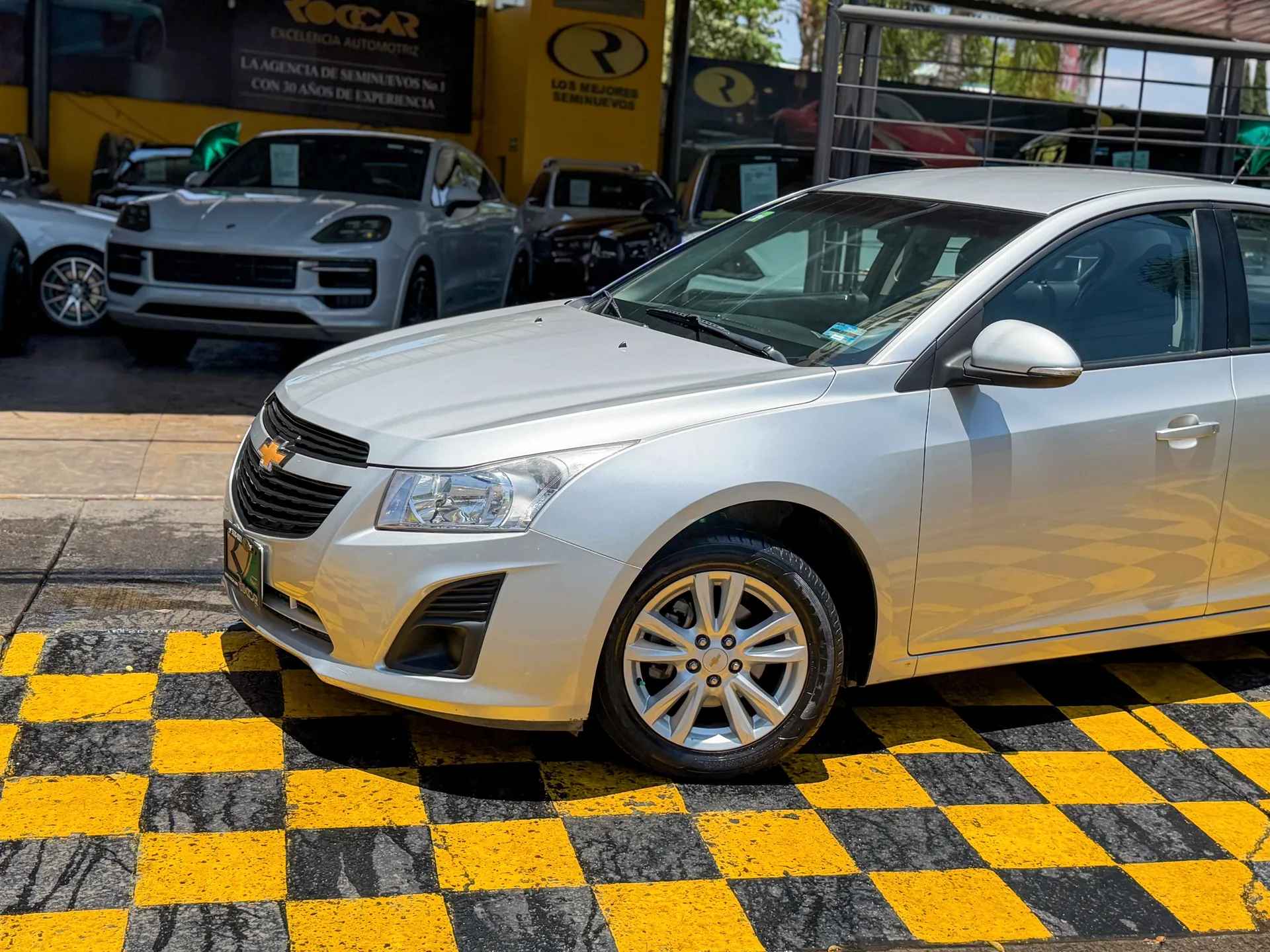 Car image 2