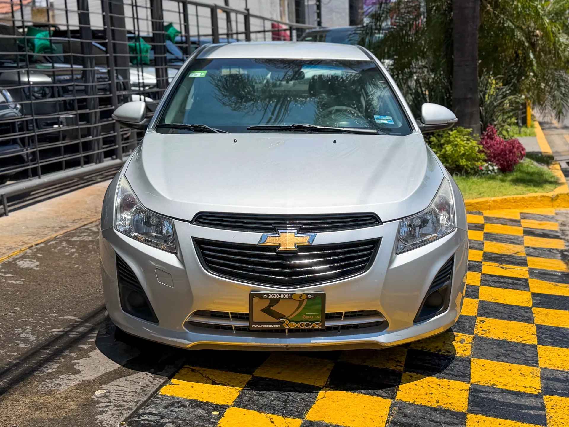 Car image 3