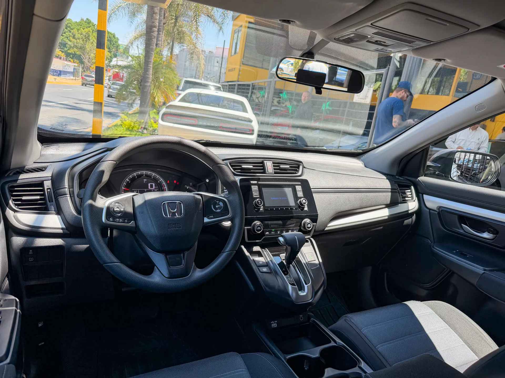 Car image 9