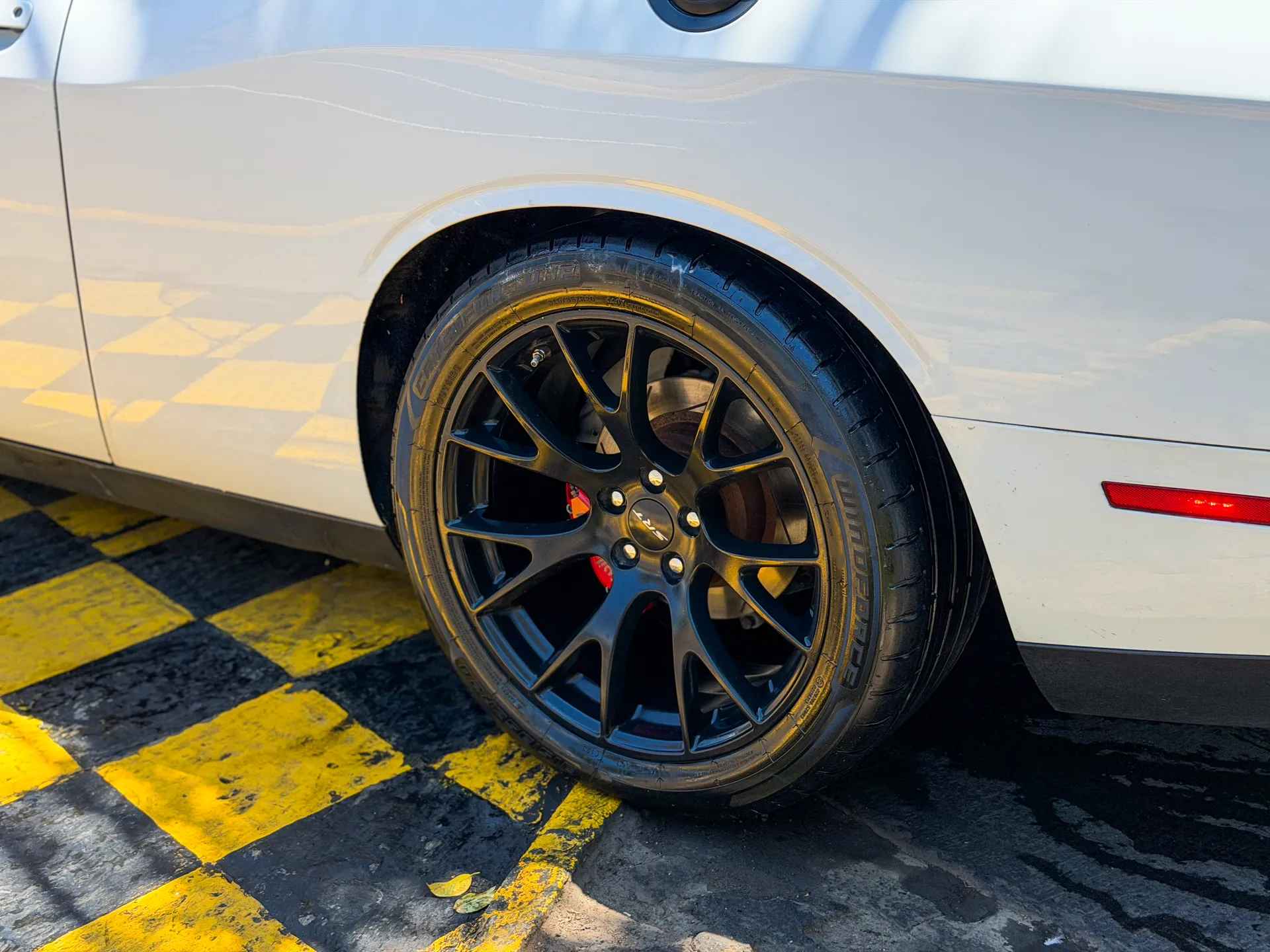 Car image 8