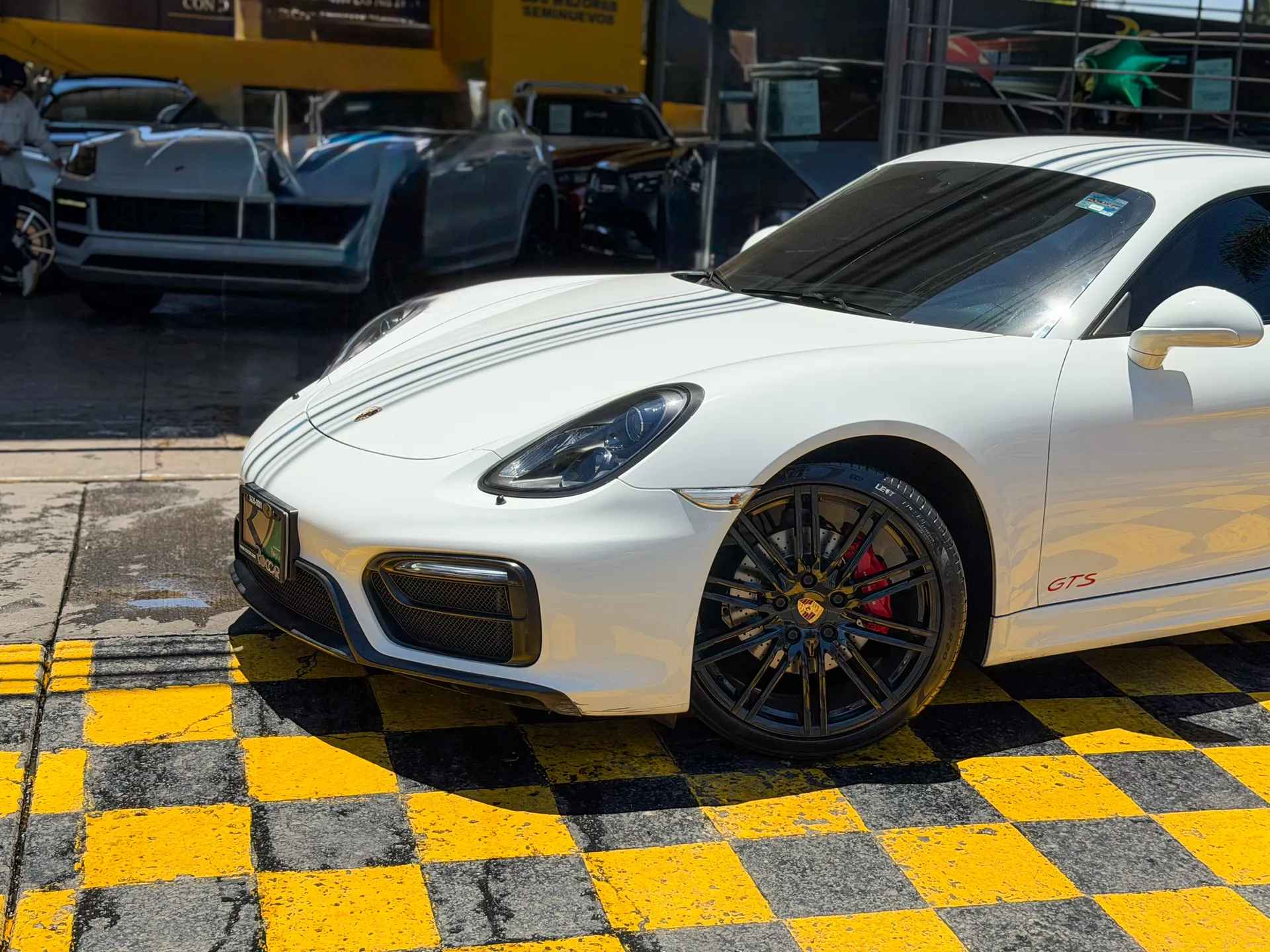 Car image 2