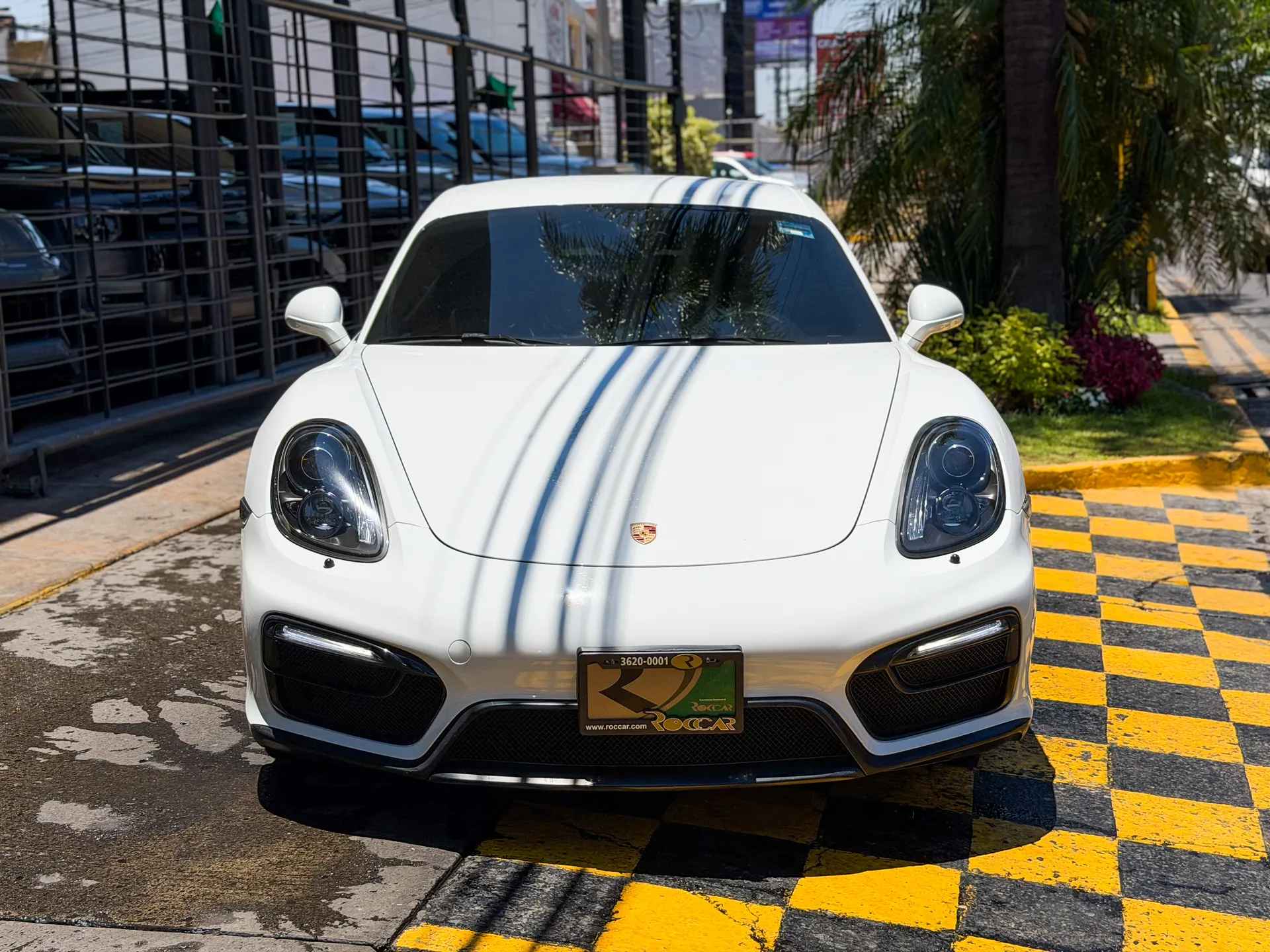 Car image 3