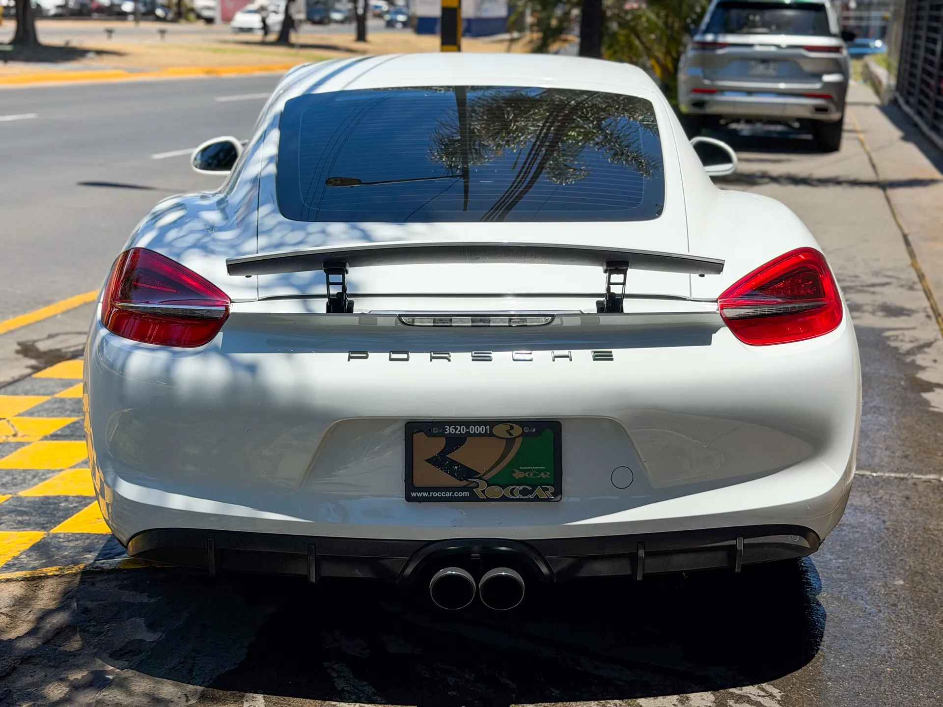 Car image 8