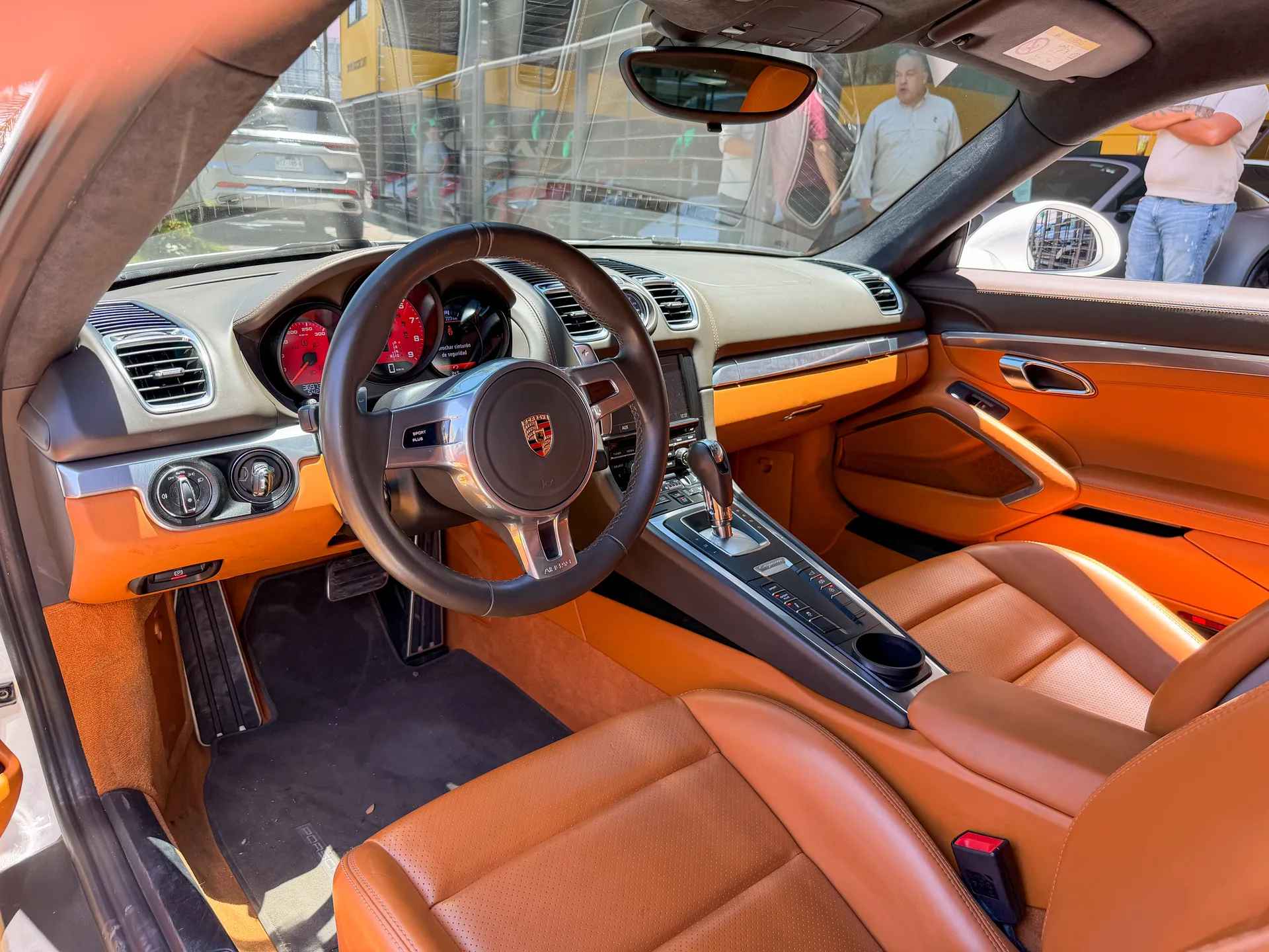 Car image 11