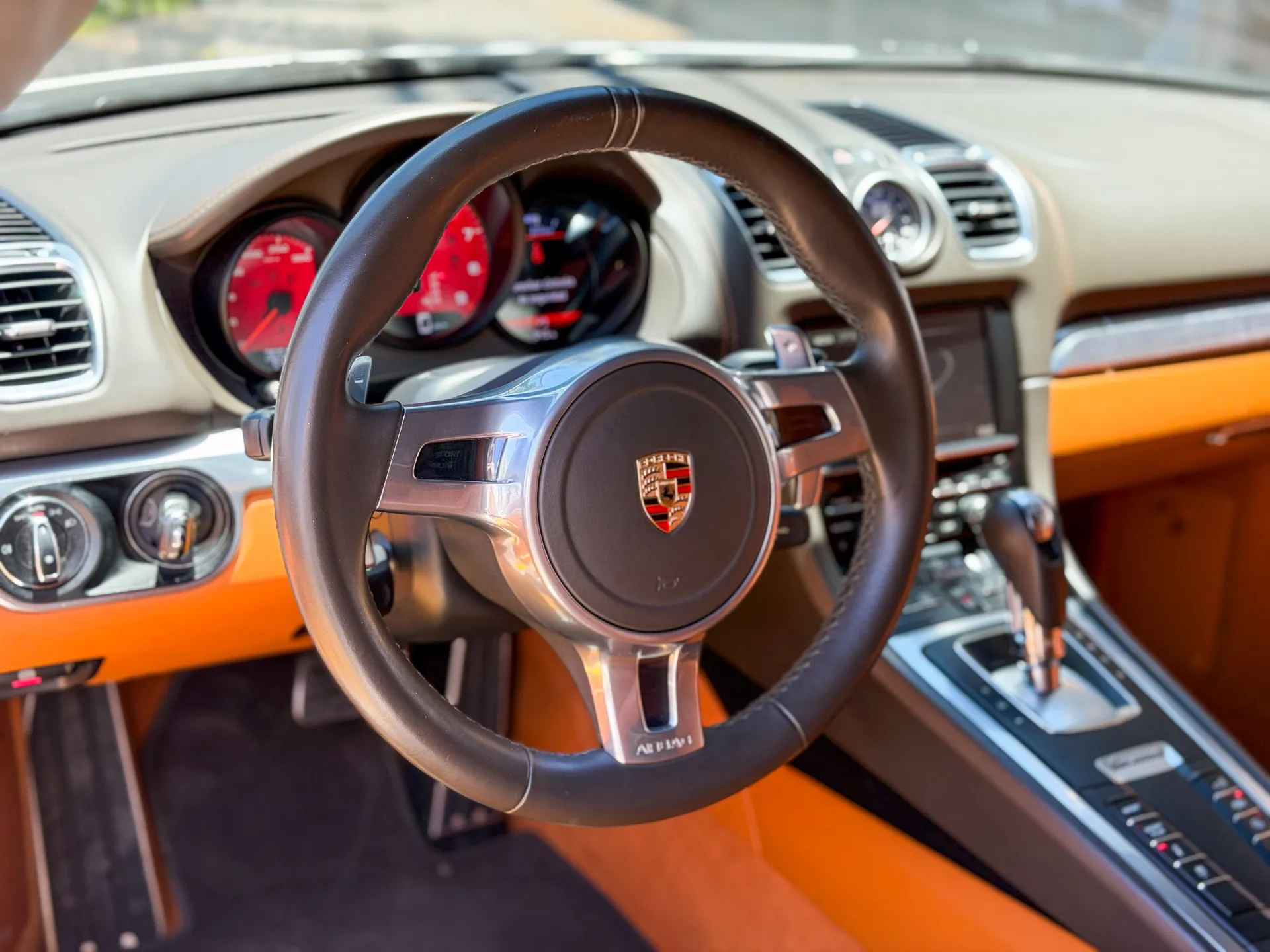 Car image 12