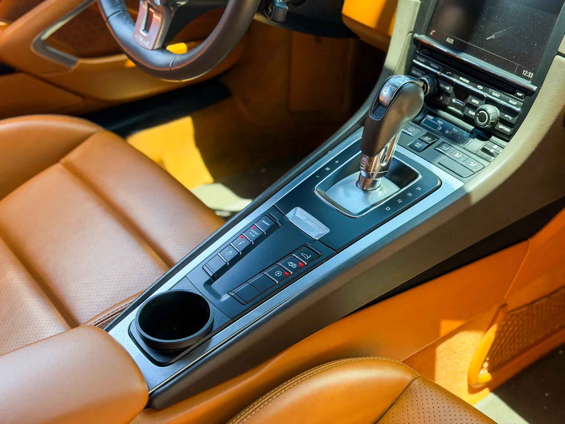 Car image 15