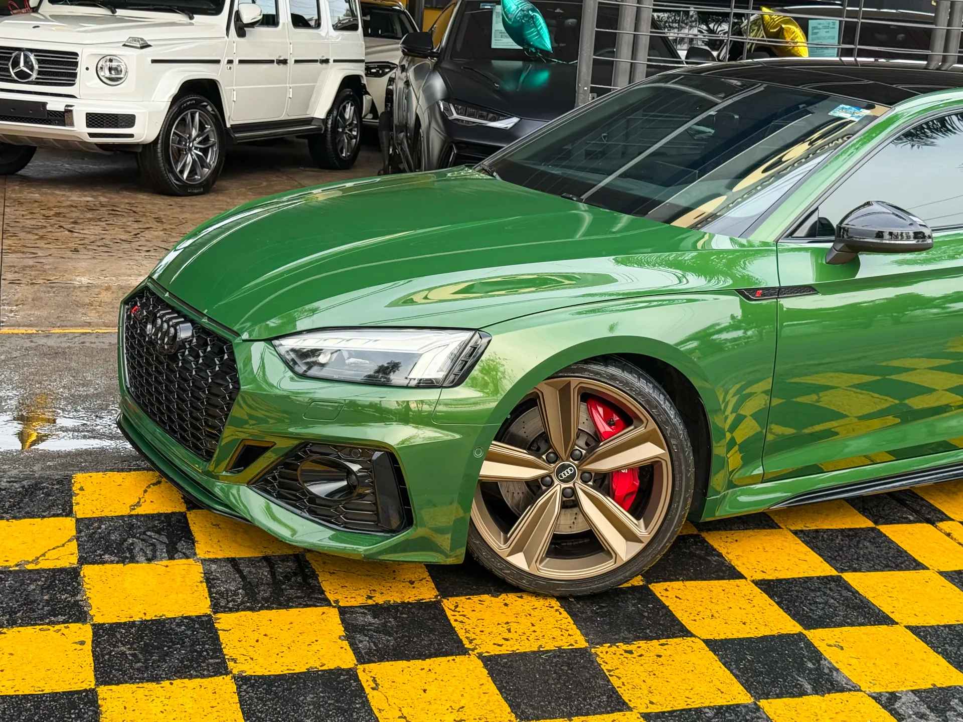 Car image 2